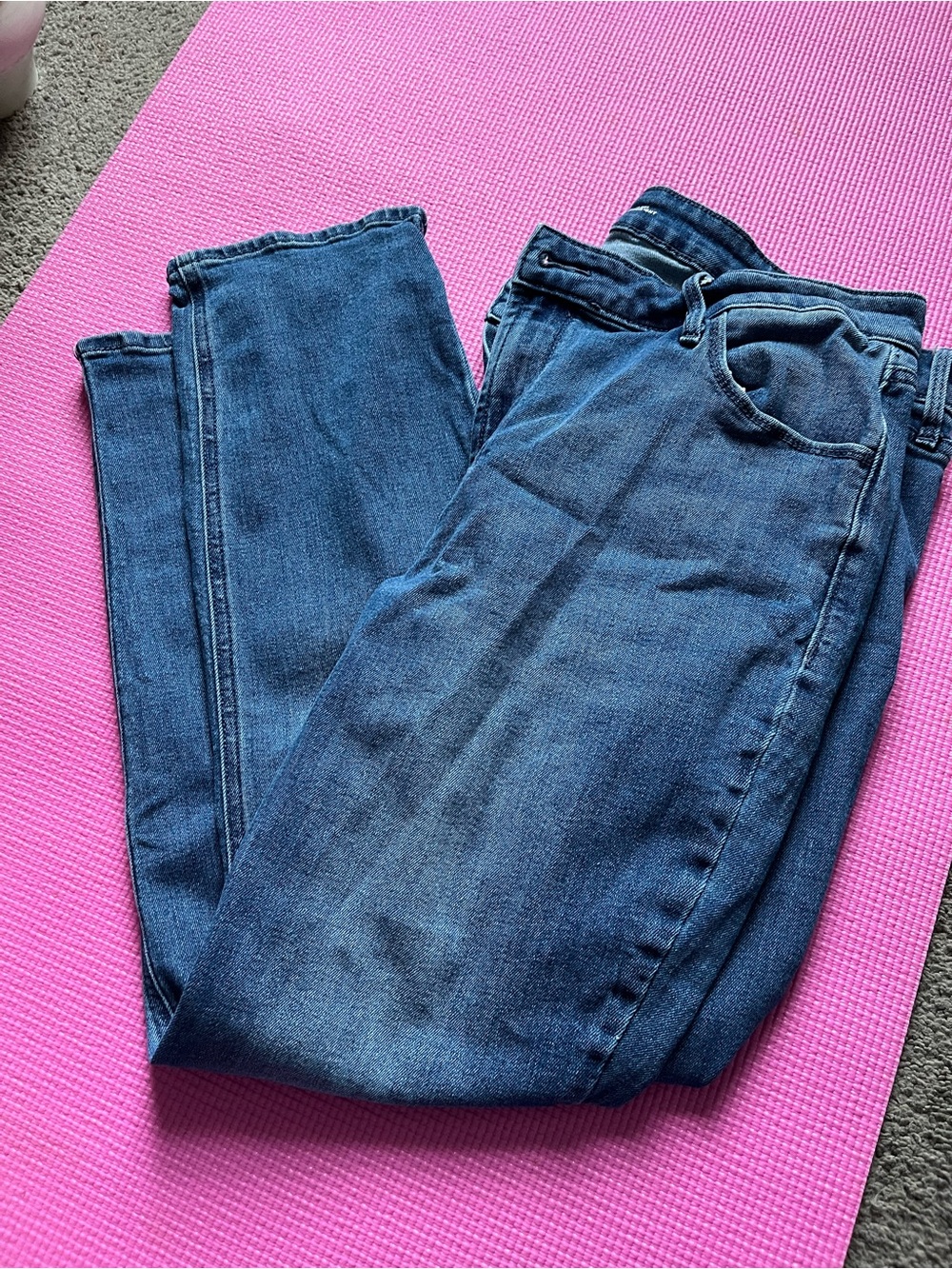 Old Navy Women's Straight-Leg Jeans in Dark Blue Wash